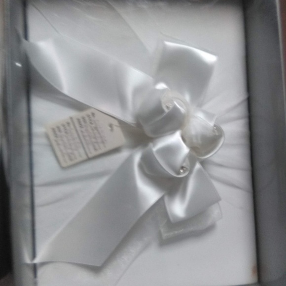 WEDDING ACCESSORIES - Picture 7 of 7